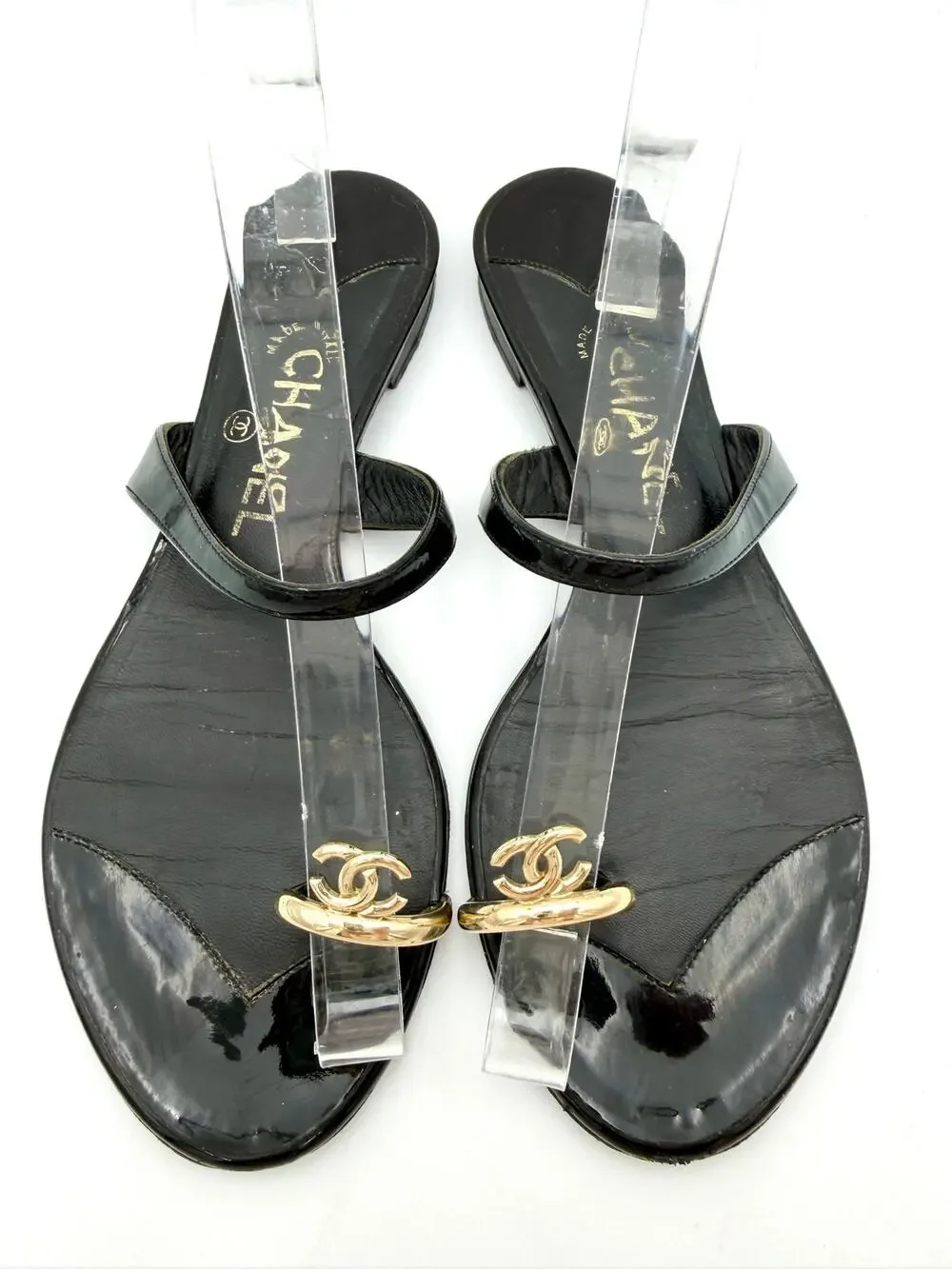 Chanel Toe Ring Sandal Black Leather Gold Interlocking CC Logo Size 39.5 / 9.5